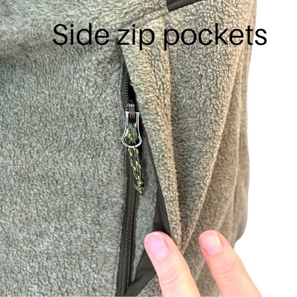 Marmot Tech Sweater Jacket in Dusty Olive Heather & Forest Night - Picture 8 of 15